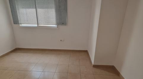 Foto 4 de Edifici en venda a Calle Turia, San Pedro - Gabriel Miró - María Guerrero, La Línea de la Concepción