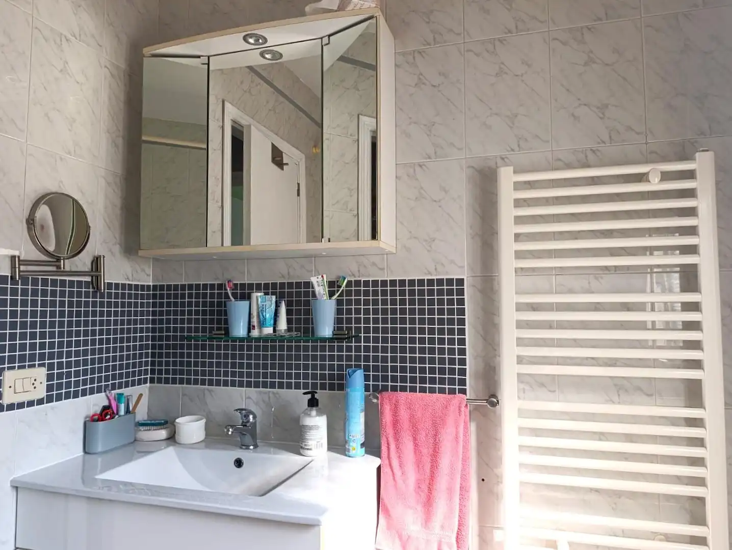 Bathroom of Houses for sale in Chiclana de la Frontera  with Air Conditioner, Heating and Private garden