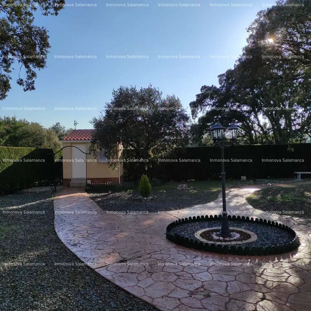 Jardín de Casa adosada en venta en Salamanca con Calefacción