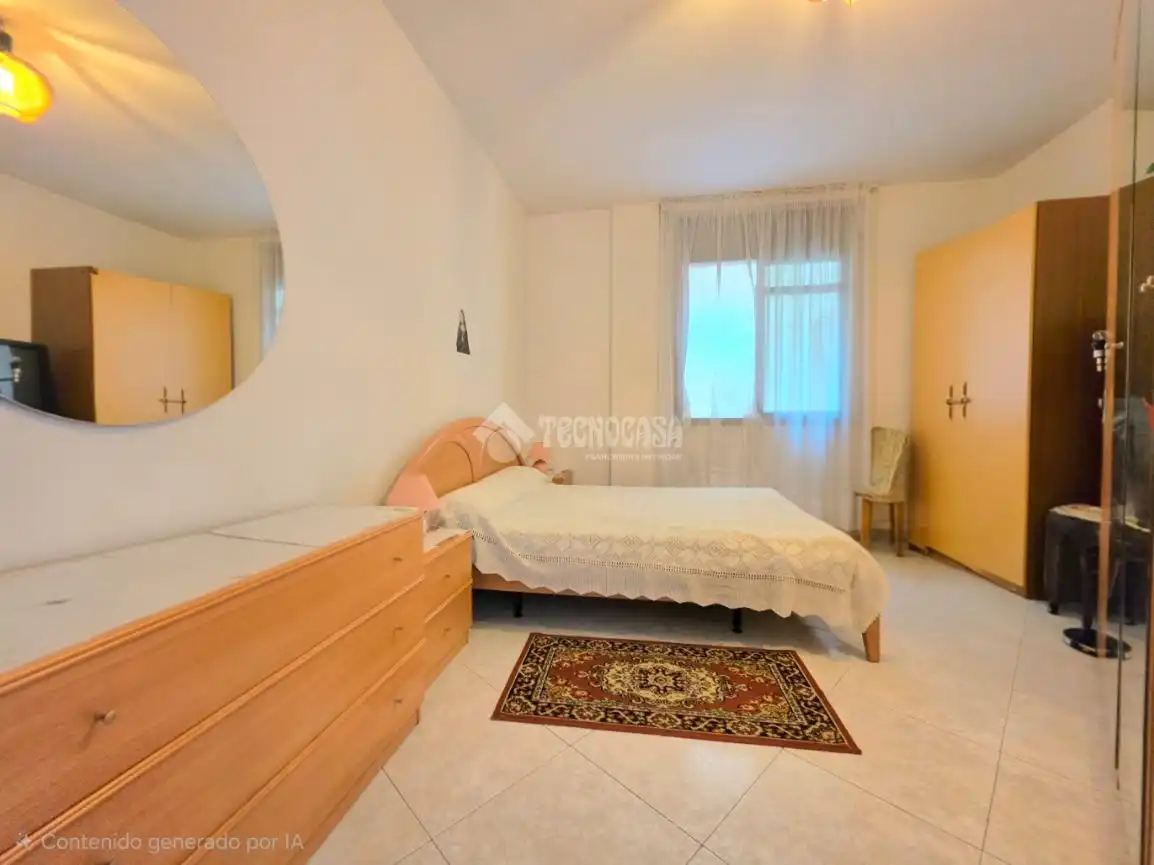 Schlafzimmer von Wohnung zum Verkauf in Santa Coloma de Gramenet mit Möbliert und Balkon