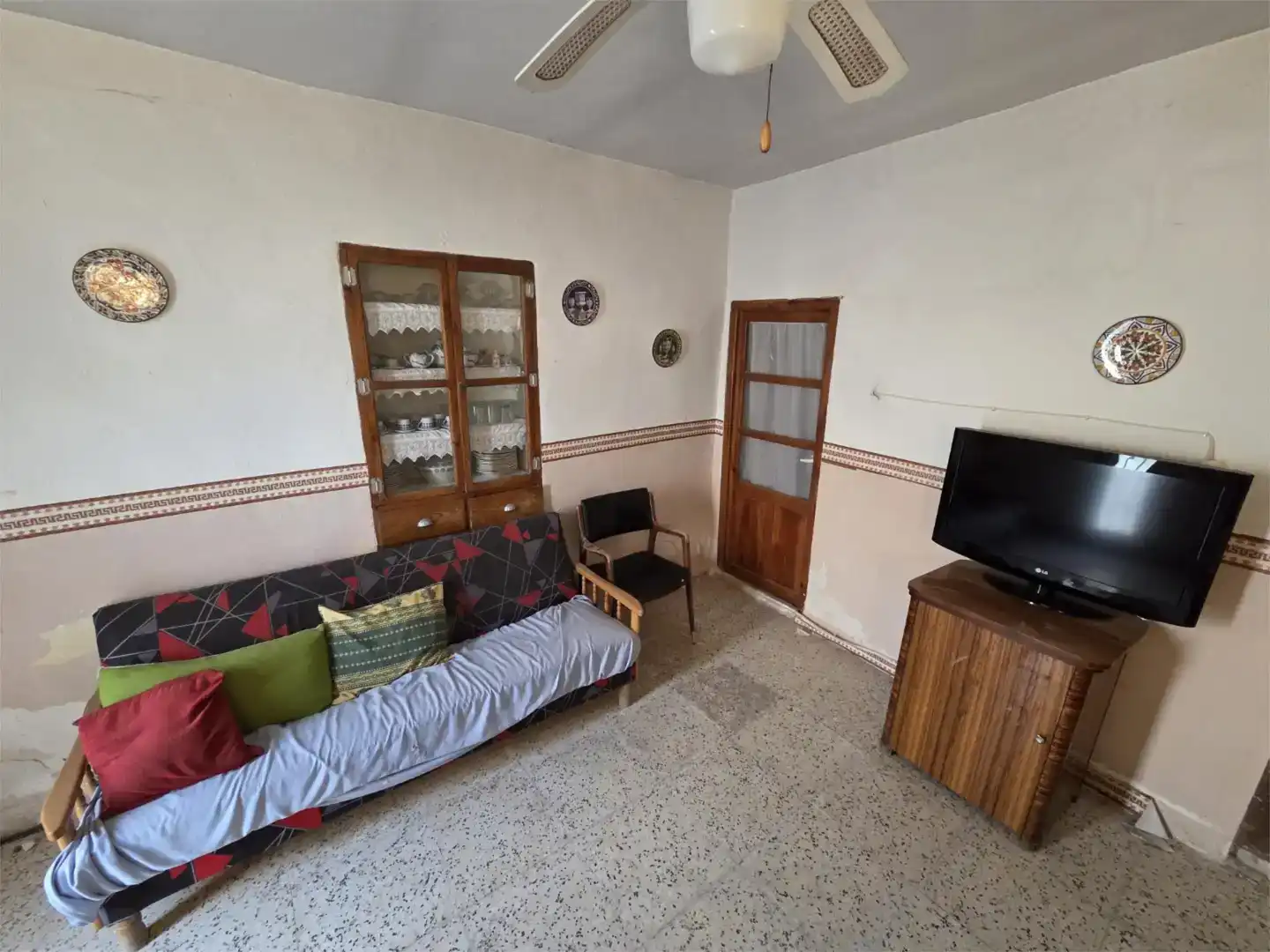 Living room of Houses for sale in Mahora  with Private garden and Furnished