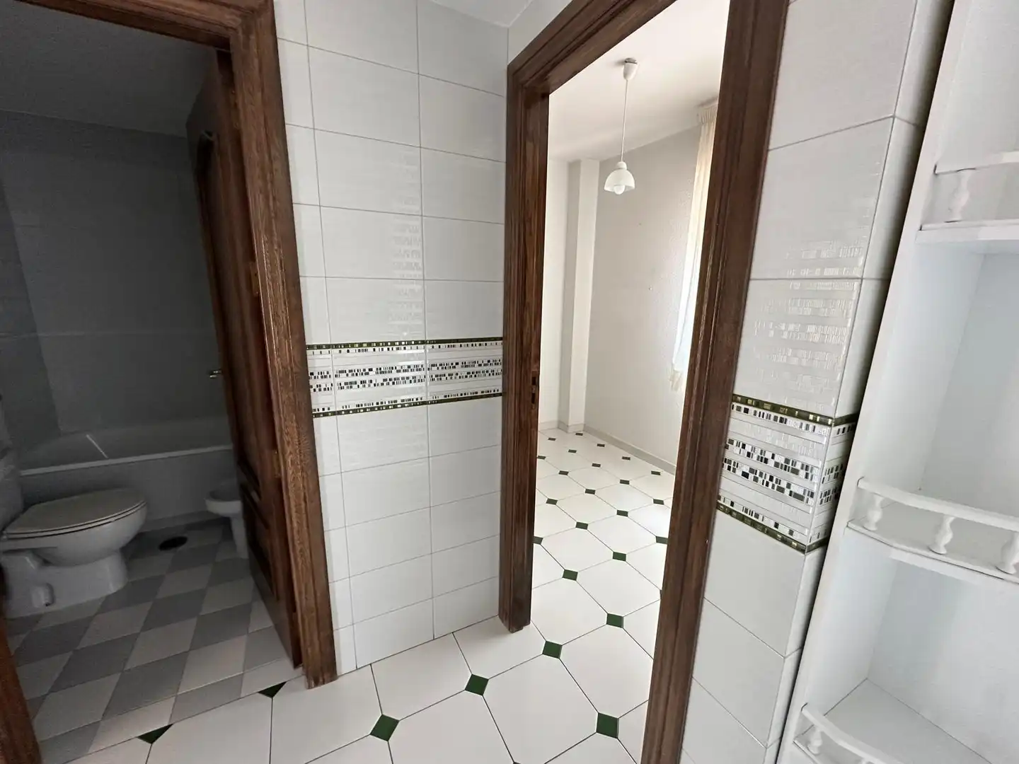 Baño de Piso de alquiler en Granada con Aire acondicionado, Calefacción y Terraza