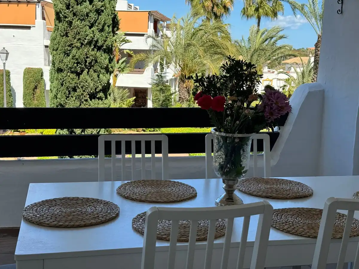 Apartamento con piscina en alquiler en Selwo, imagen 6