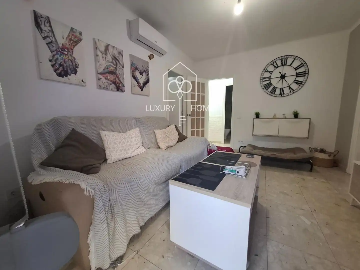 Living room of Flat for sale in Viladecans  with Air Conditioner, Terrace and Oven