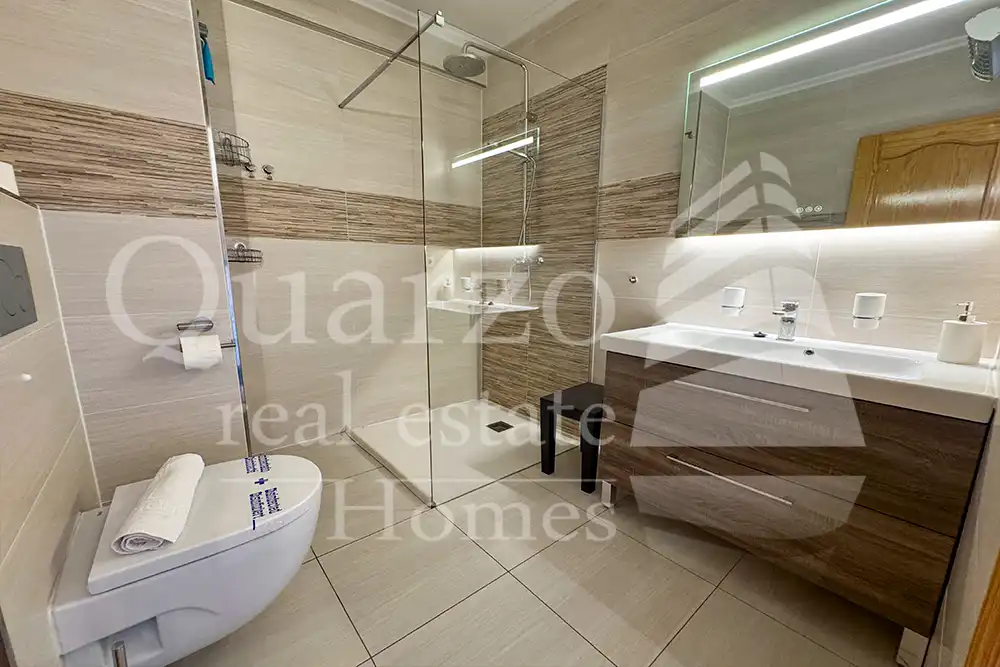 Baño de Apartamento en venta en Dénia con Aire acondicionado, Calefacción y Terraza