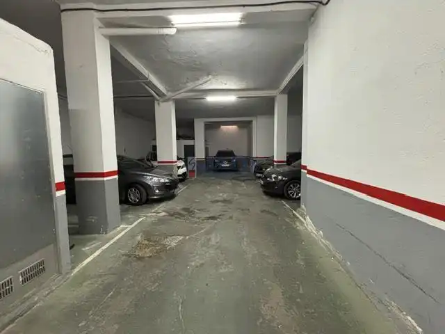 Parking de Piso en venta en Valdepeñas con Calefacción y Trastero