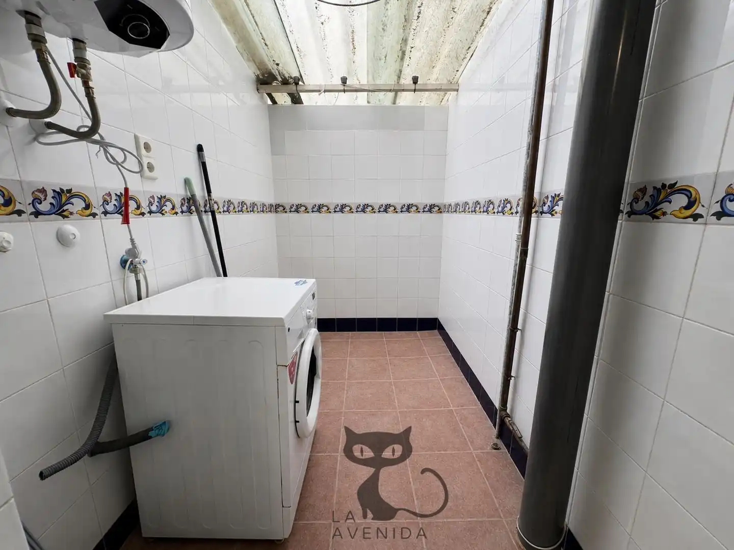 Bathroom of Ground floor for sale in Alfafar  with Air Conditioner and Alarm