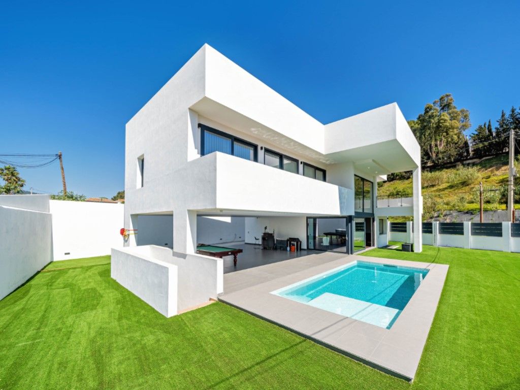 Vista exterior de Casa o chalet en venta en Torremolinos