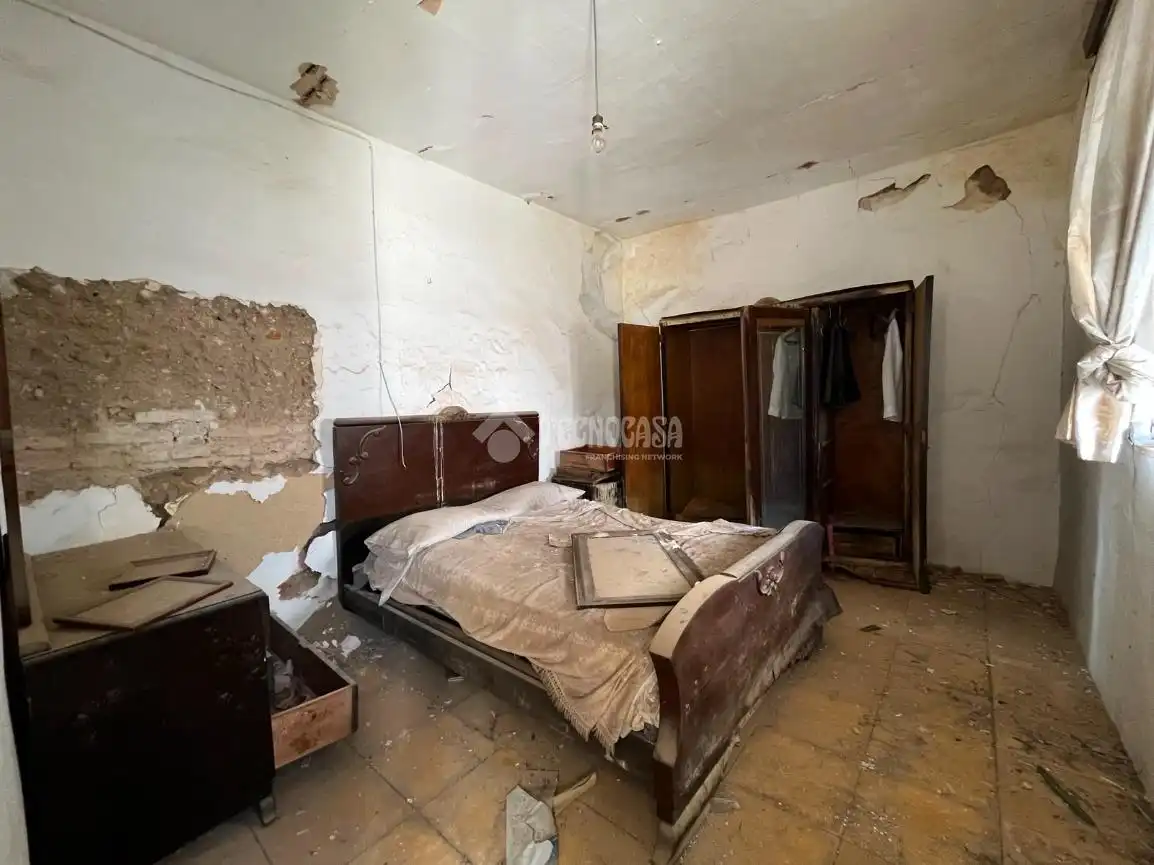 Dormitori de Casa o xalet en venda en Carmona amb Aire condicionat, Calefacció i Moblat