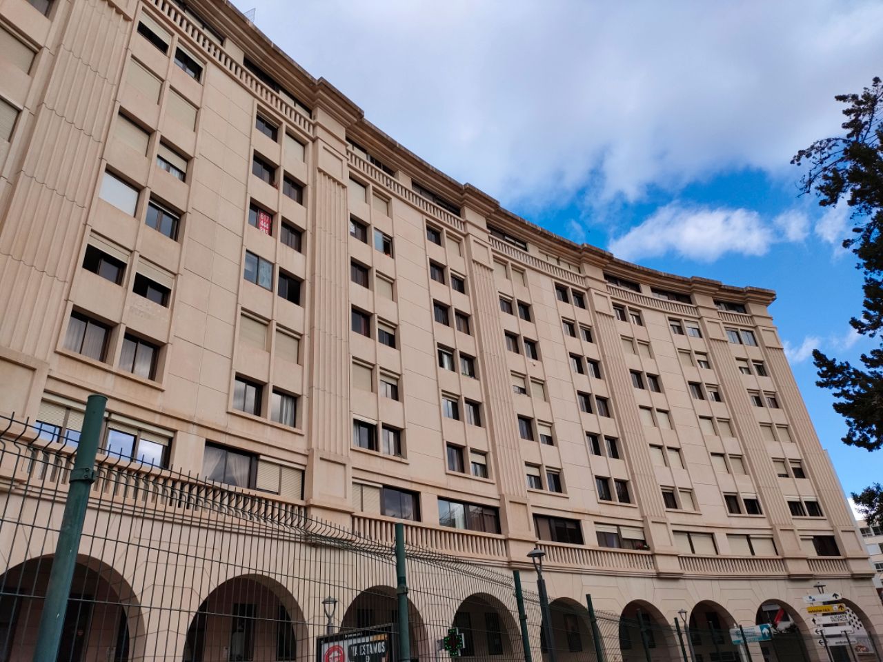 Vista exterior de Pis en venda en Benidorm amb Aire condicionat, Moblat i Piscina comunitària