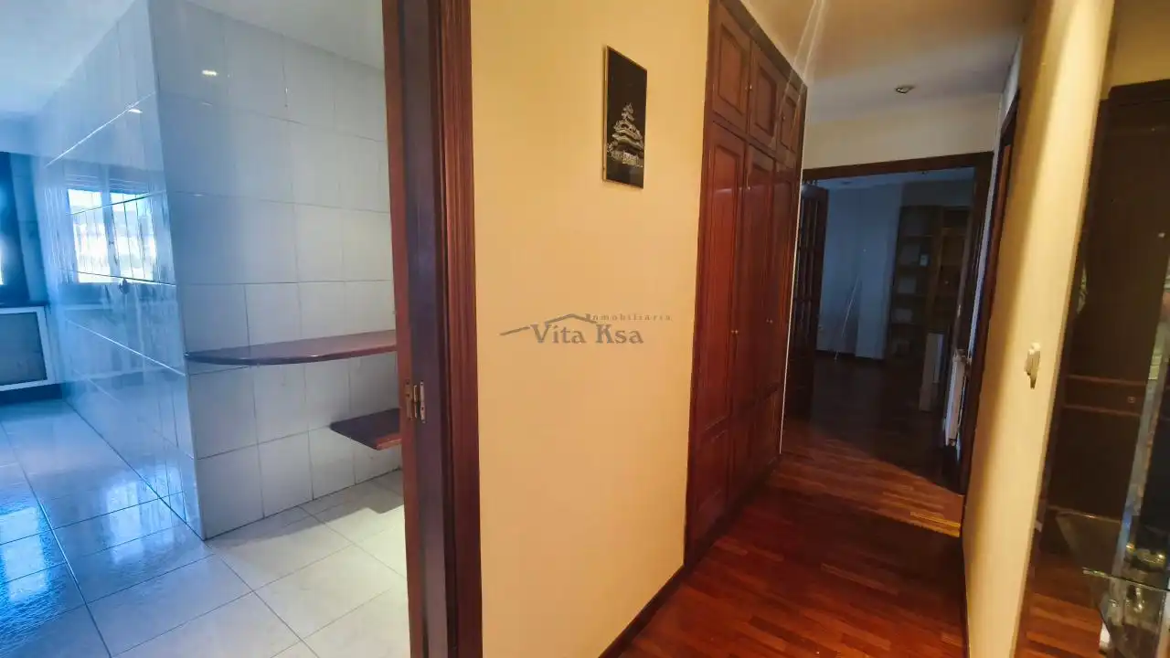 Dúplex de alquiler en Barbadás con Calefacción, Parquet y Amueblado