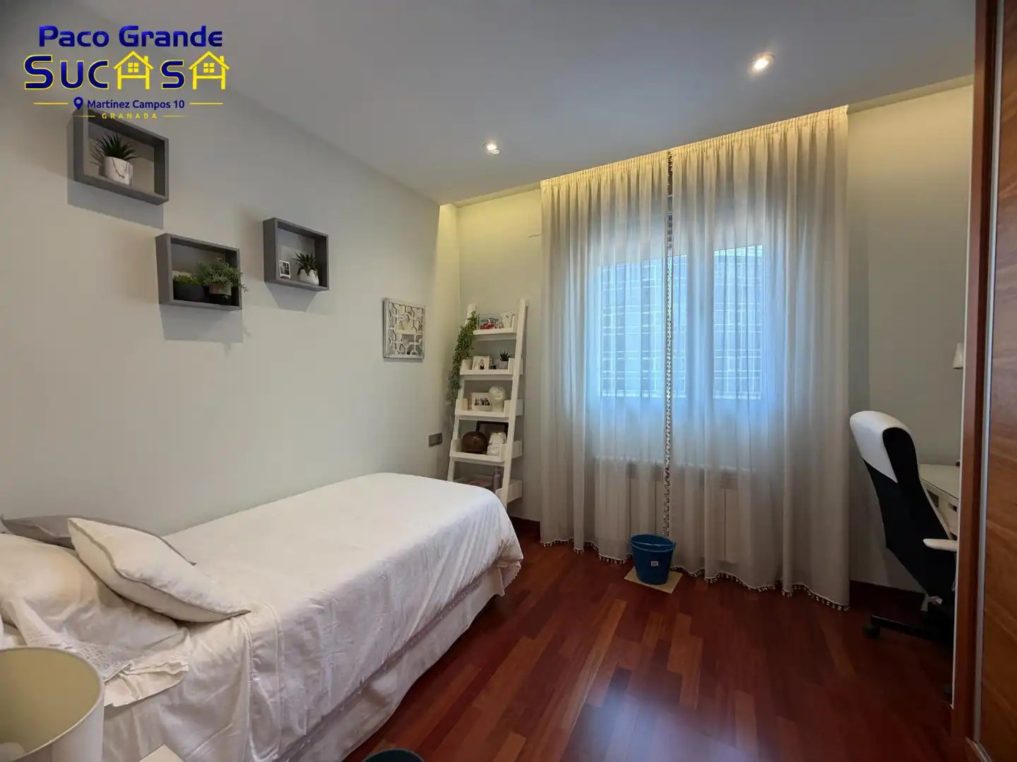 Bedroom of Flat for rent in Granada  with Air Conditioner, Heating and Parquet flooring