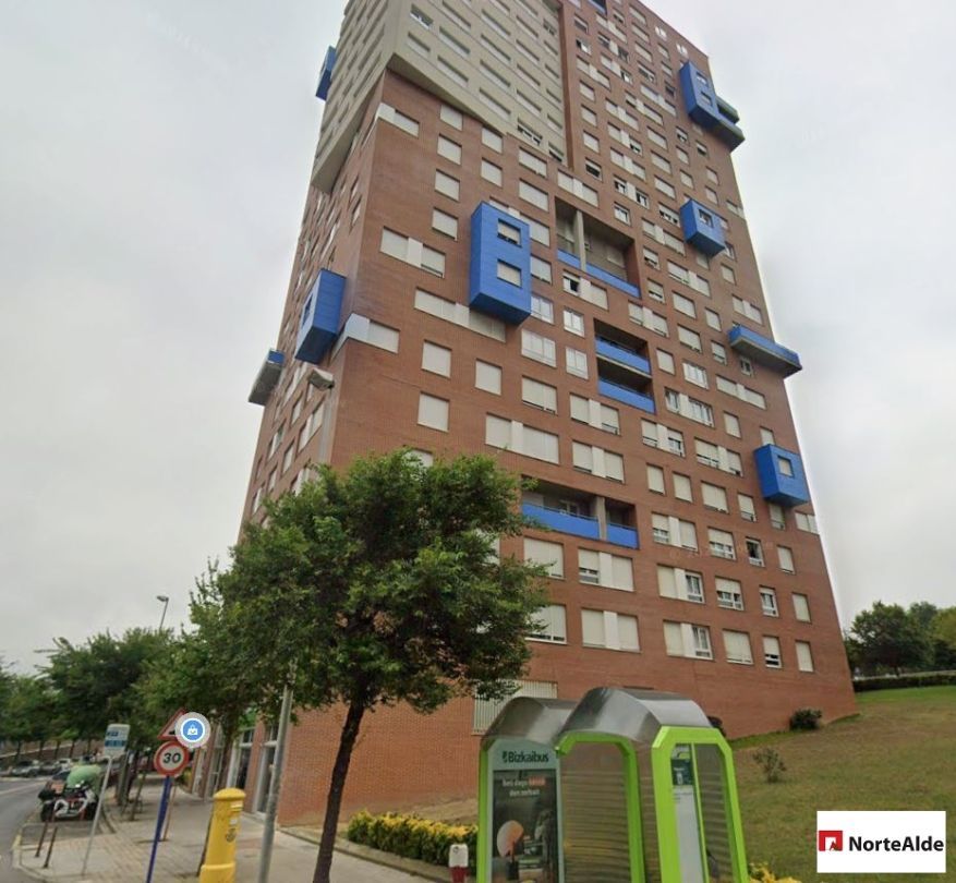 Vista exterior de Pis en venda en Barakaldo  amb Calefacció i Traster