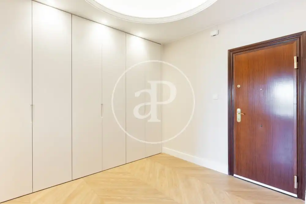 Flat for rent in Valencia  with Air Conditioner, Heating and Balcony