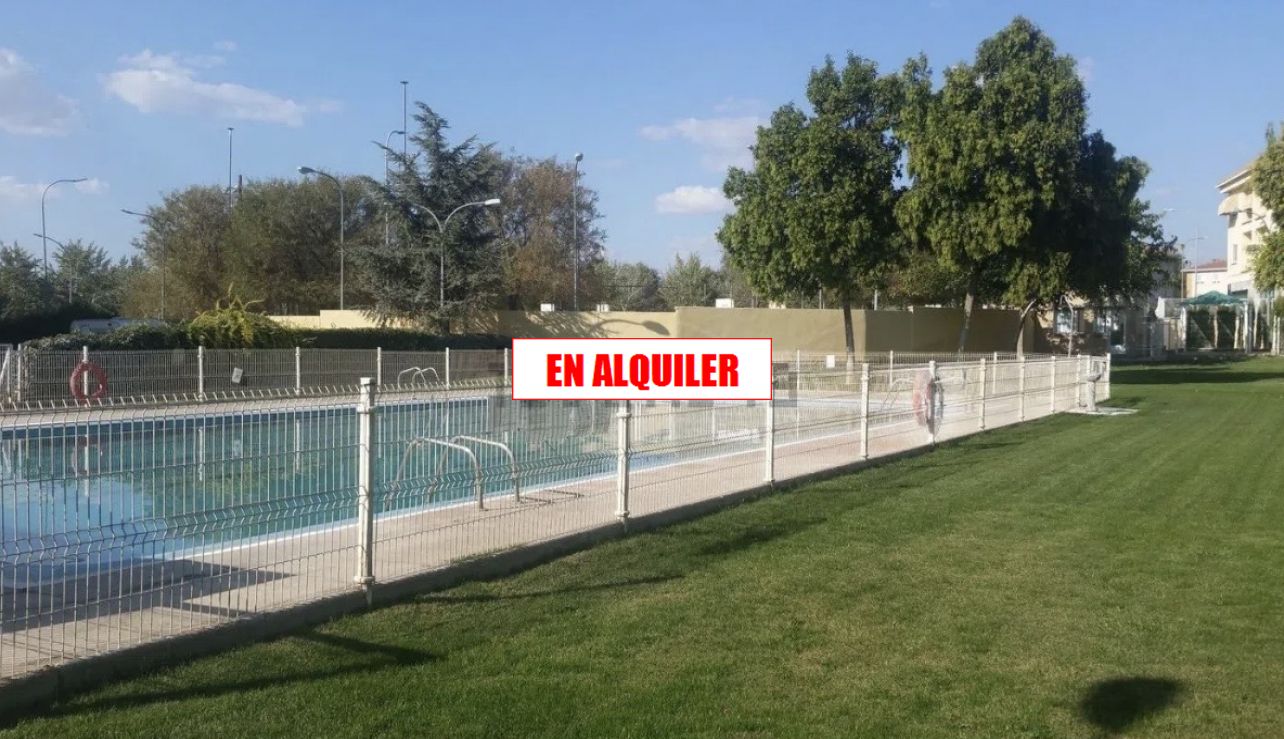 Piscina de Pis de lloguer en Ciudad Real Capital amb Aire condicionat, Terrassa i Piscina