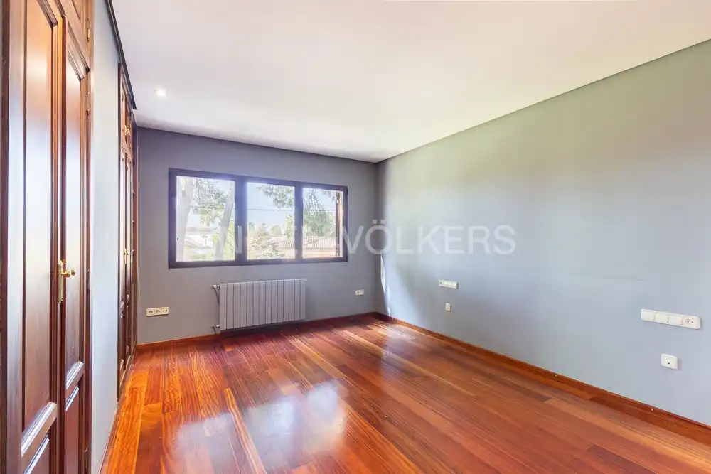 Bedroom of Houses for sale in La Pobla de Vallbona  with Air Conditioner, Heating and Private garden