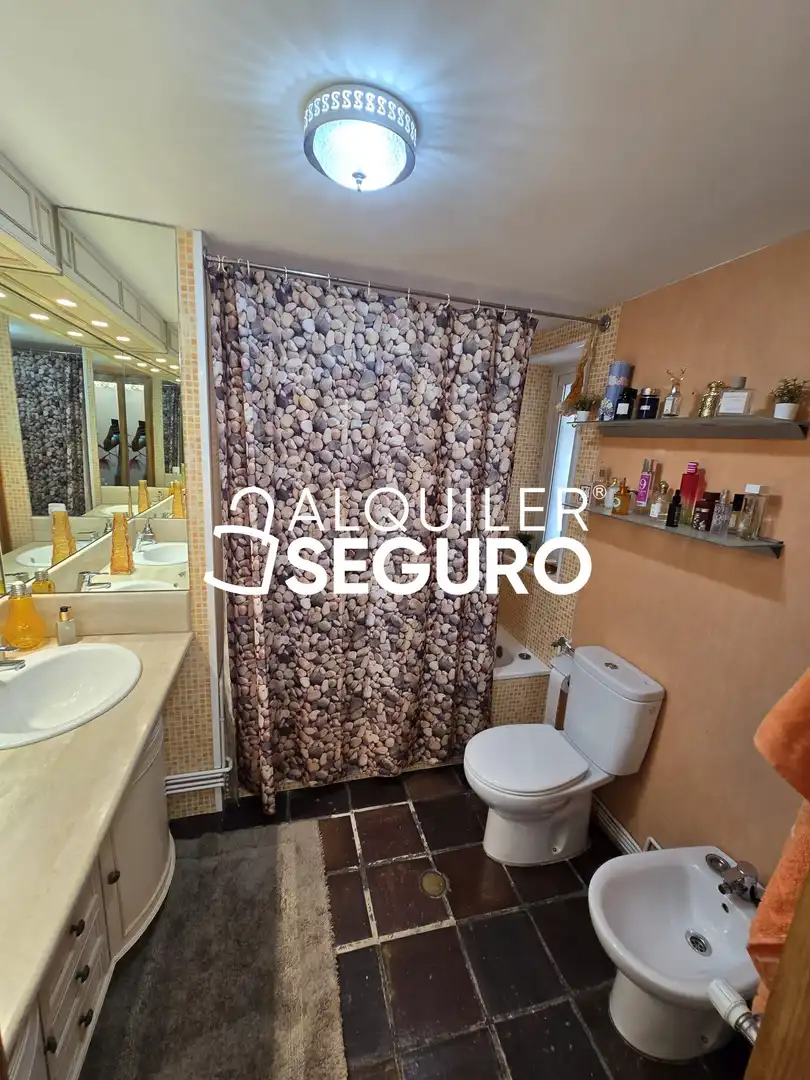 Bathroom of Houses for rent in Nuevo Baztán  with Air Conditioner, Heating and Terrace