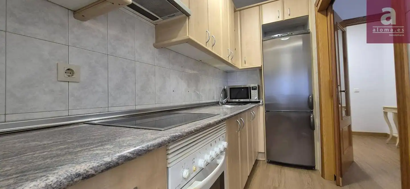 Cocina de Estudio de alquiler en Cáceres con Aire acondicionado, Trastero y Amueblado