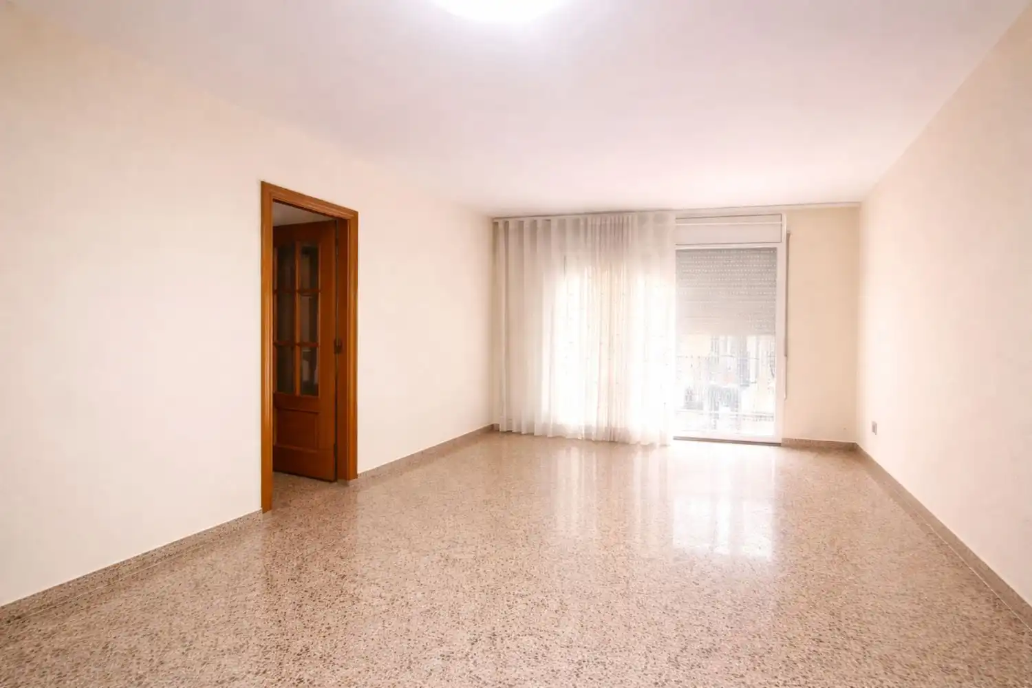 Sala d'estar de Pis en venda en Sant Boi de Llobregat amb Calefacció i Balcó