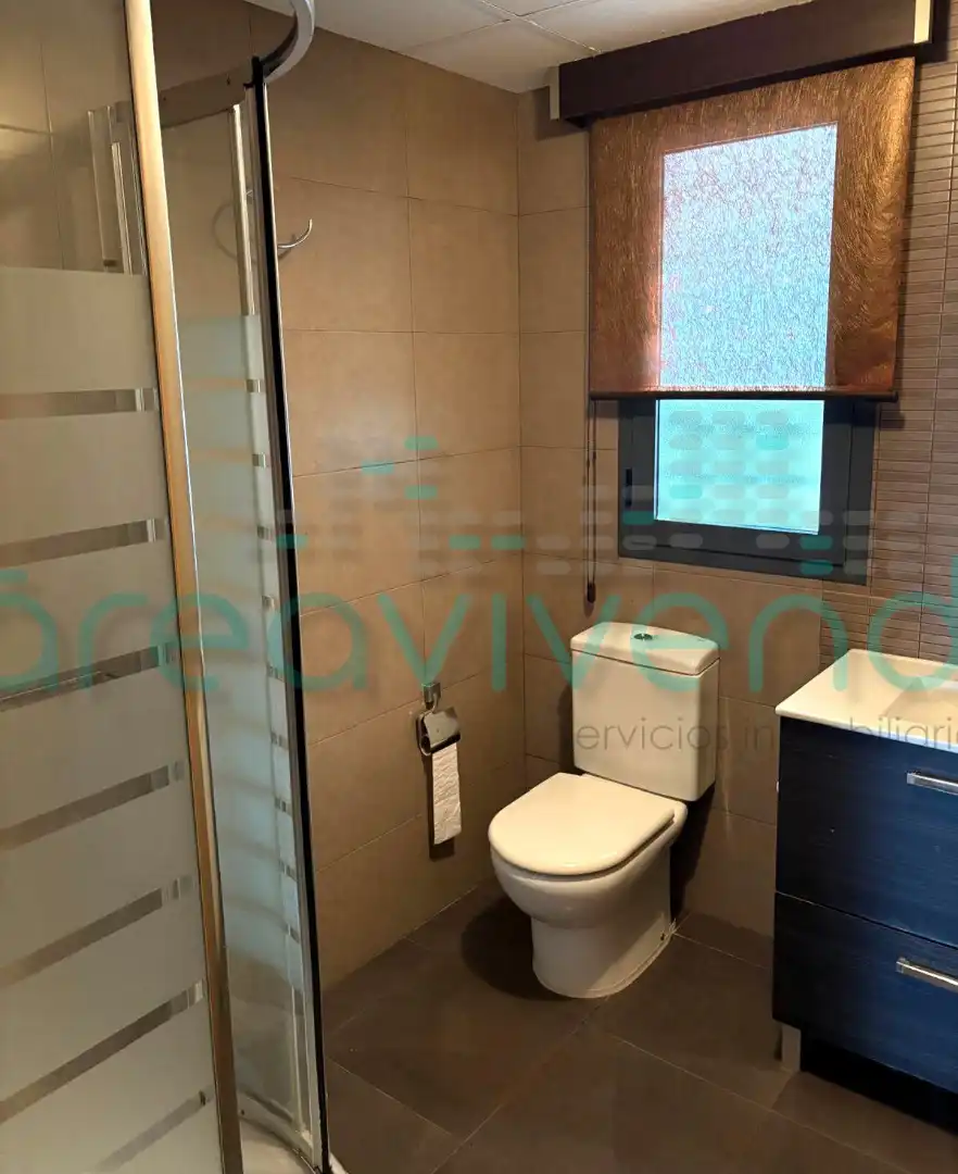 Baño de Casa adosada en venta en Castellón de la Plana / Castelló de la Plana con Aire acondicionado, Calefacción y Jardín privado