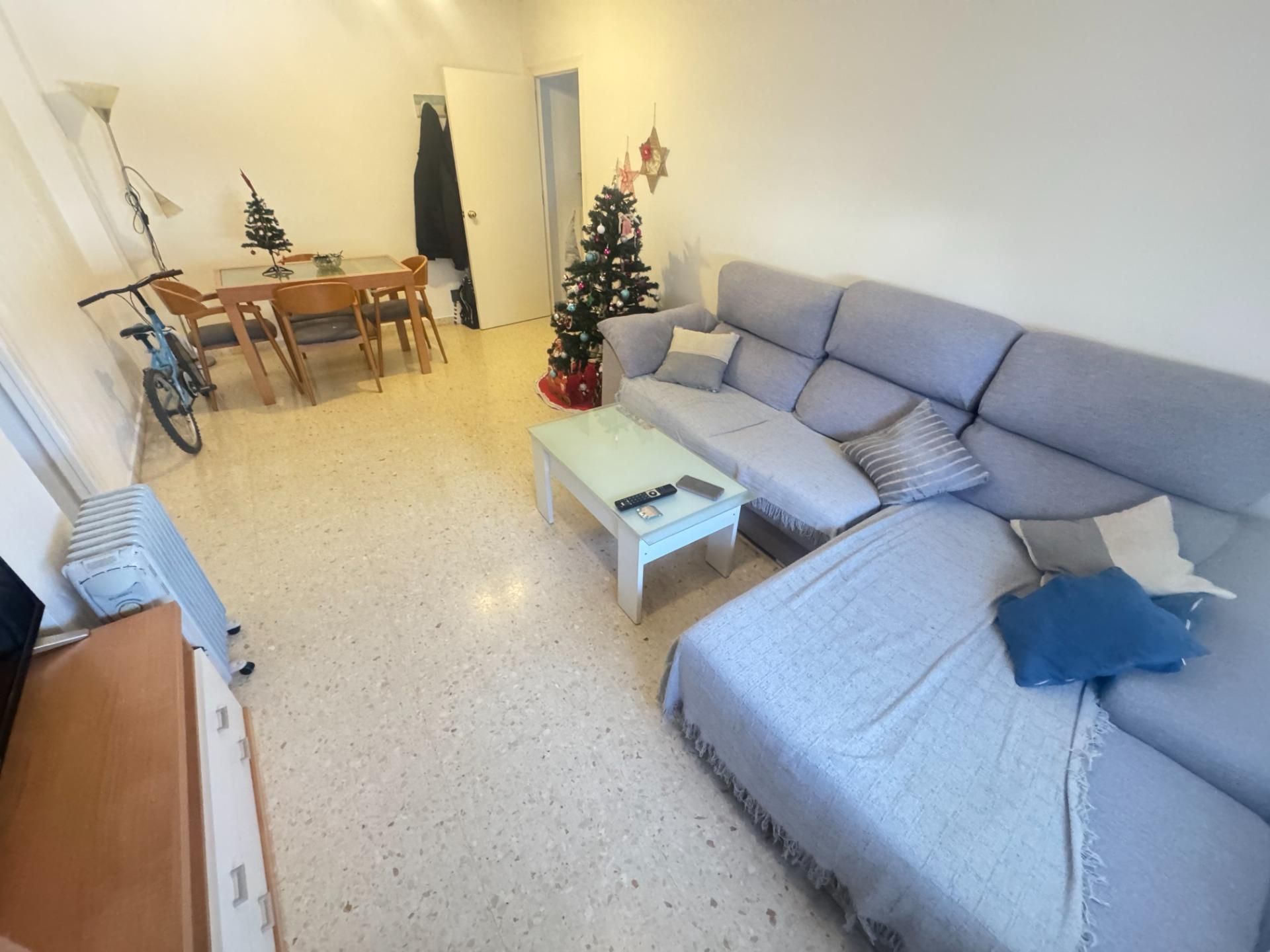 Living room of Flat for sale in Dos Hermanas  with Air Conditioner, Heating and Storage room