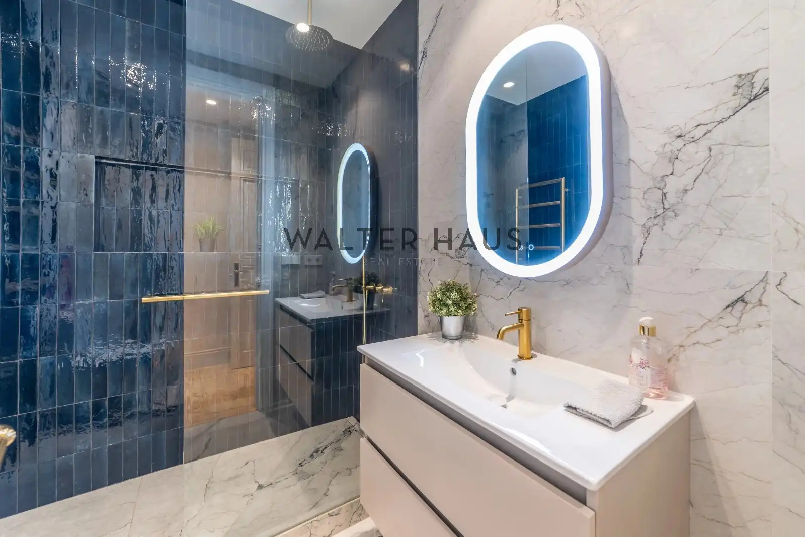 Bathroom of Flat for sale in Chamberí
