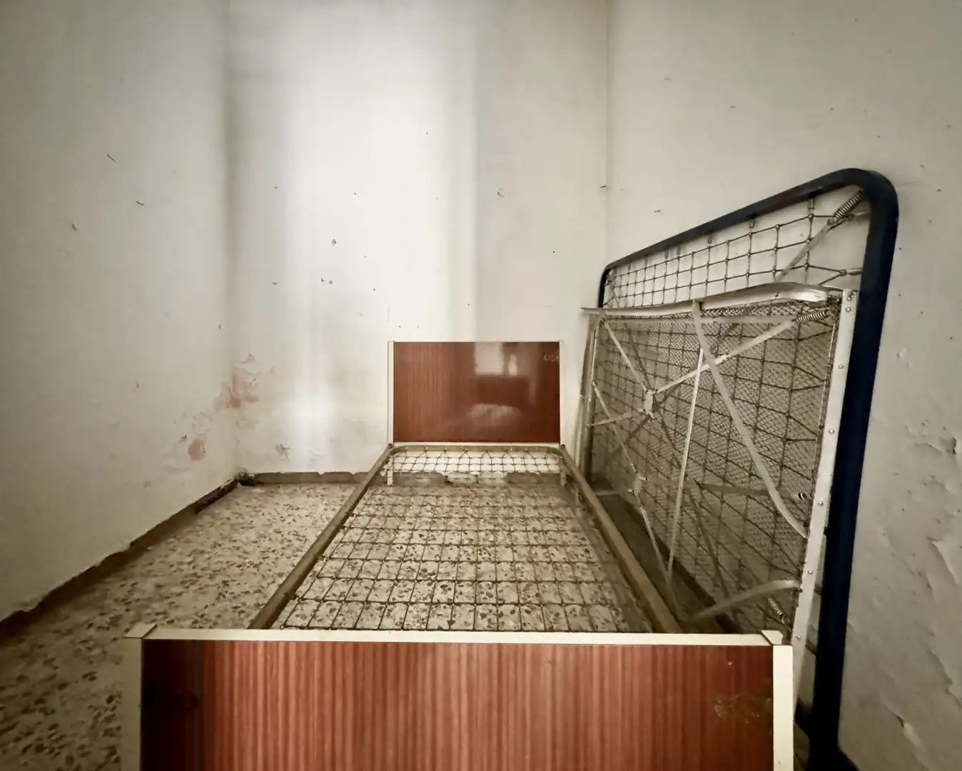 Habitación de Casa adosada en venta en Pozorrubielos de la Mancha con Calefacción, Trastero y Amueblado