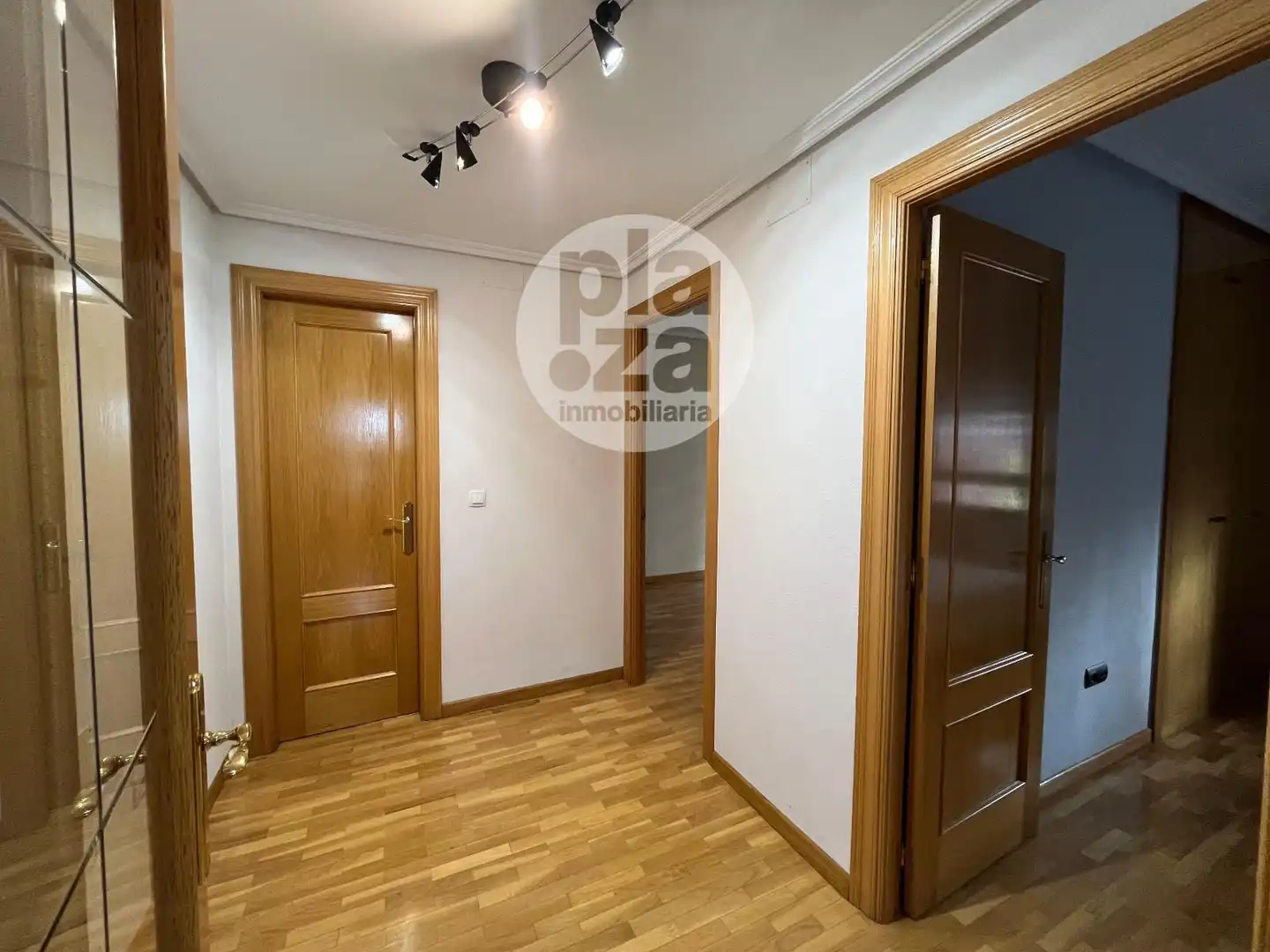Wohnung zur Miete in Burgos mit Heizung, Terrasse und Möbliert