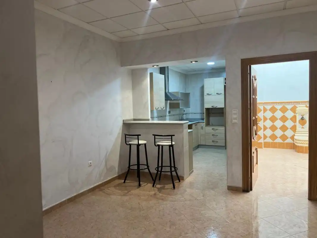 Cuina de Casa adosada en venda en Algueña amb Aire condicionat, Calefacció i Terrassa