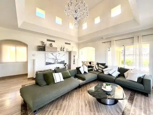 Wohnzimmer von Dachboden zum Verkauf in Marbella mit Klimaanlage, Heizung und Terrasse