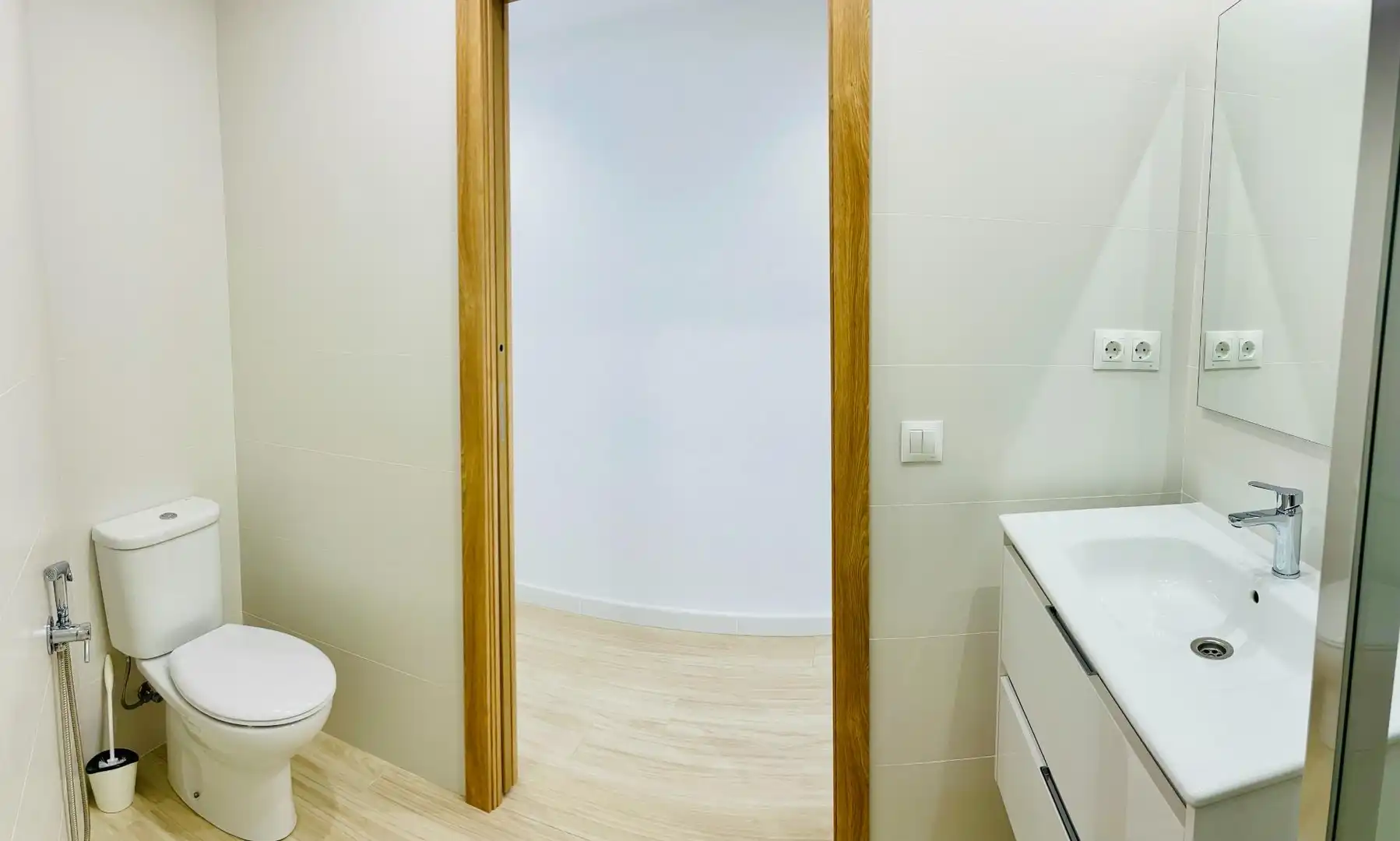 Badezimmer von Wohnung zur Miete in Córdoba mit Klimaanlage, Heizung und Terrasse
