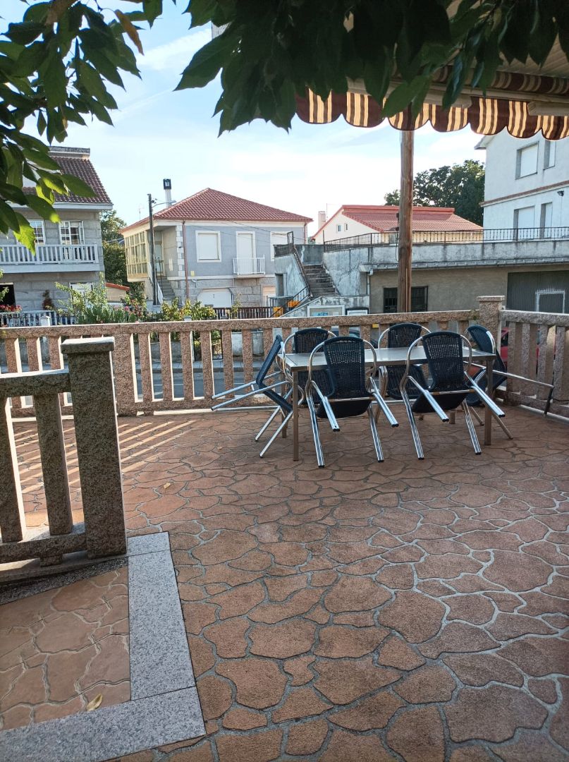 Terraza de Casa o chalet en venta en San Cibrao das Viñas con Jardín privado, Terraza y Amueblado