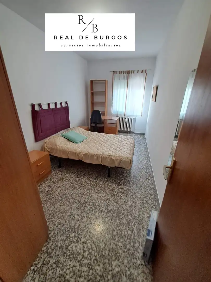 Habitación de Piso de alquiler en Valladolid con Calefacción, Terraza y Amueblado