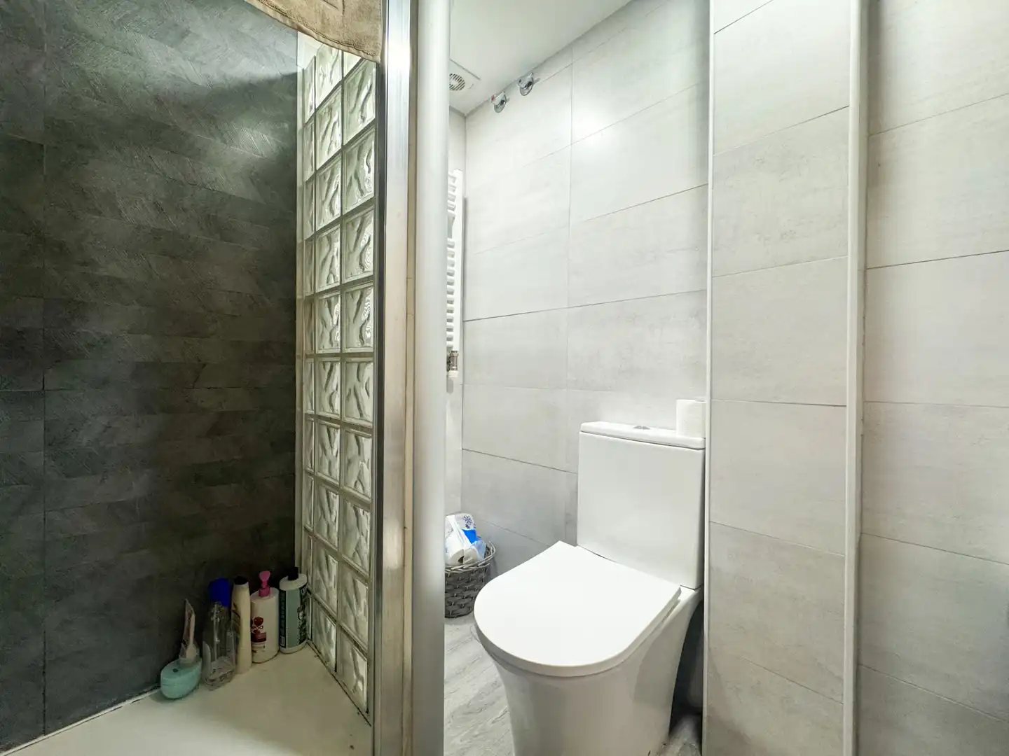 Bathroom of Flat for sale in Sentmenat  with Air Conditioner, Heating and Oven