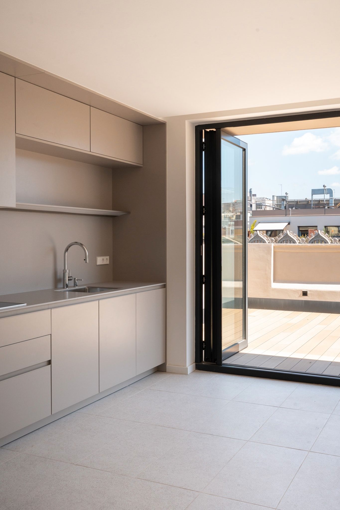 Balcony of Attic for sale in  Barcelona Capital  with Air Conditioner, Heating and Terrace