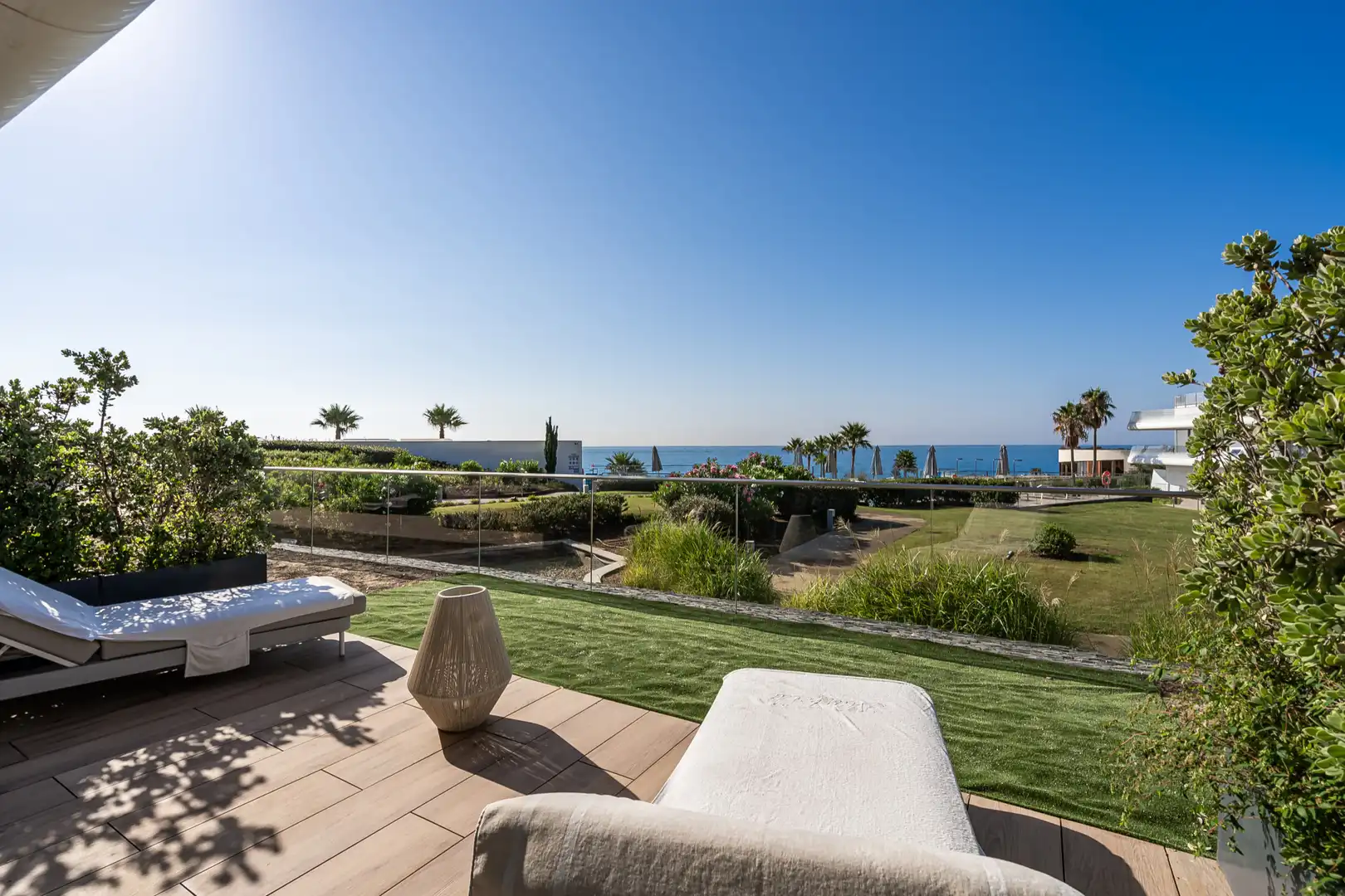 Terrace of Ground floor for sale in Estepona  with Air Conditioner, Private garden and Terrace
