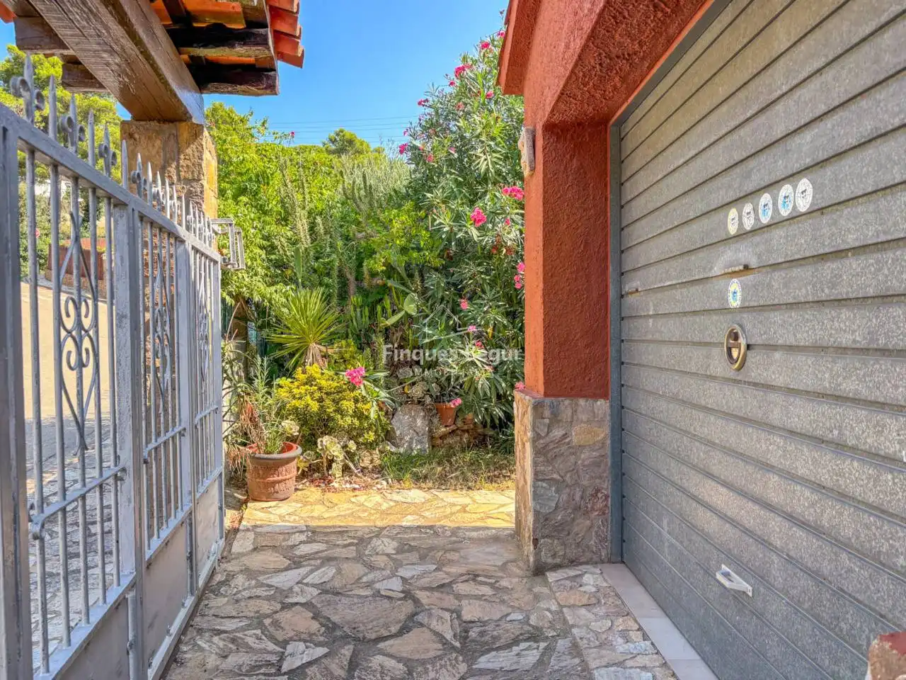 Houses for sale in Calle Víctor Català, Residencial Begur - Esclanyà