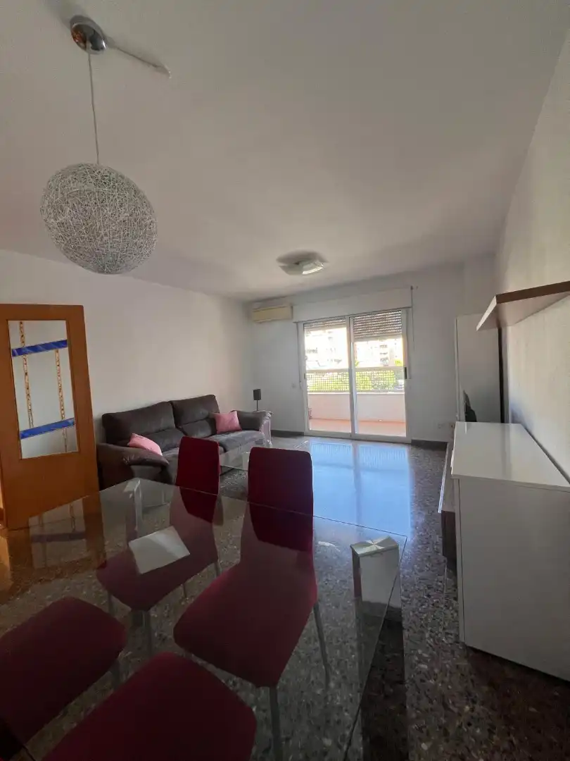 Sala d'estar de Pis de lloguer en Valencia amb Aire condicionat, Moblat i Forn