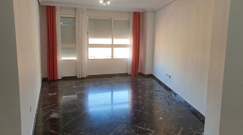 Foto 3 de Piso de alquiler en Torrefiel, Valencia Capital