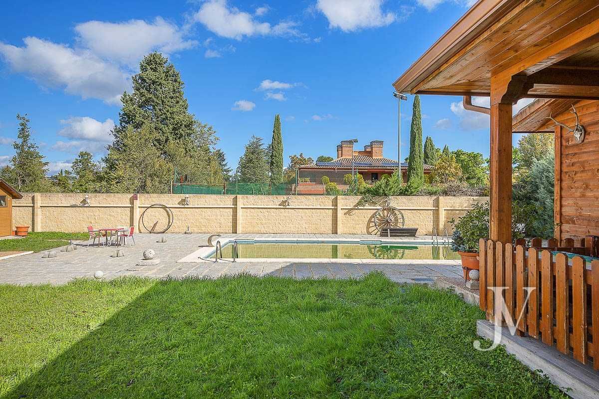 Garden of House or chalet for sale in  Madrid Capital  with Heating, Private garden and Terrace