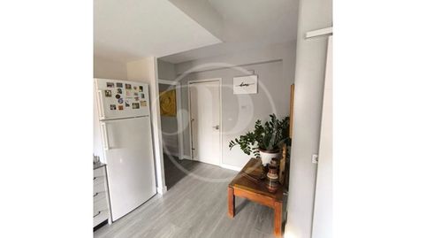 Piso recién reformado con balcón junto al metro Amistat  Casa de la Salud, image 5