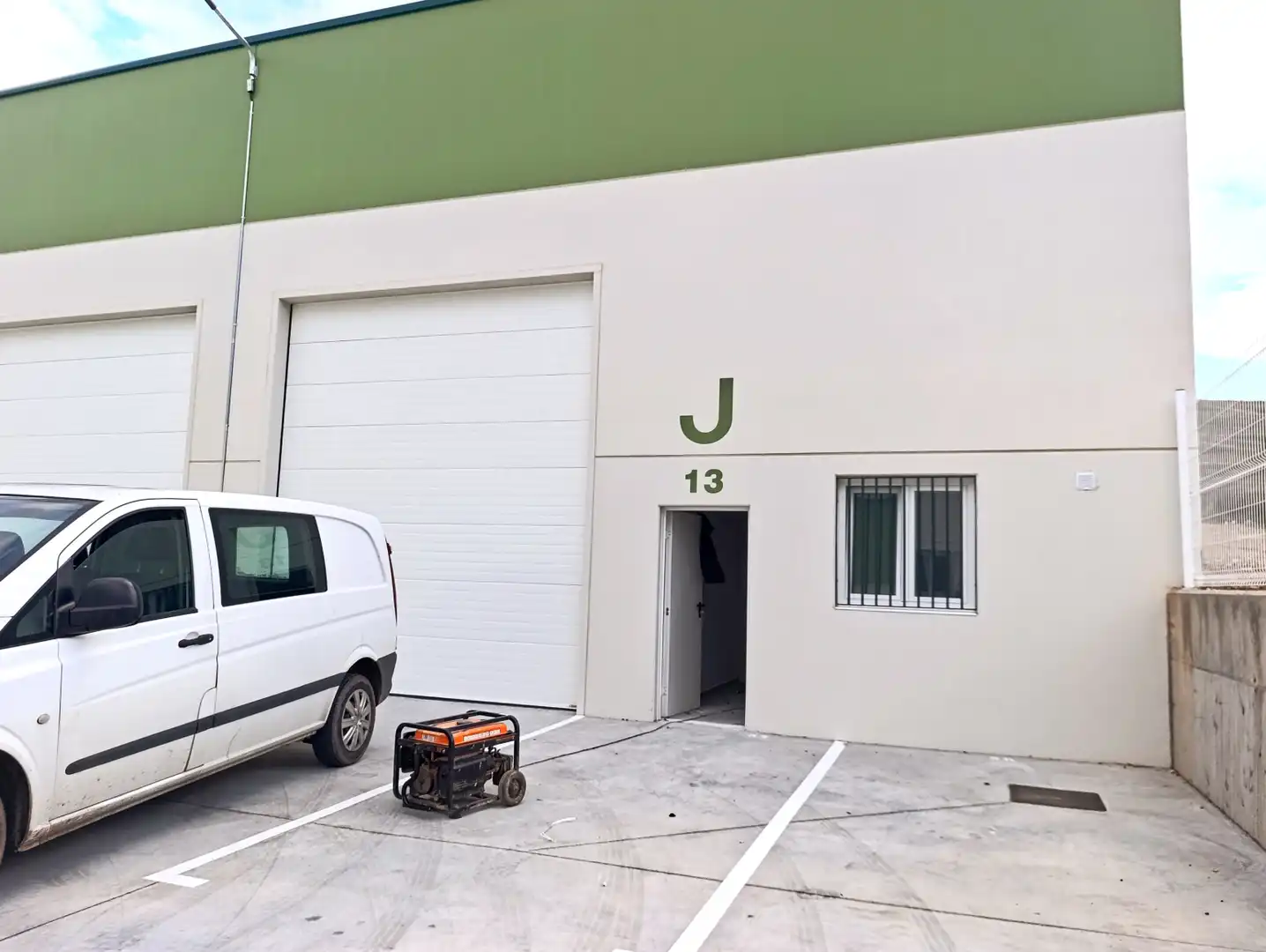 Industriegebäude zum Verkauf in Polígono Cantabria
