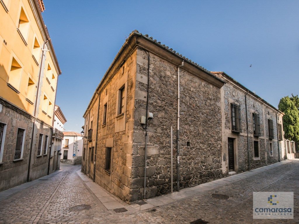 Vista exterior de Casa o xalet en venda en Ávila Capital