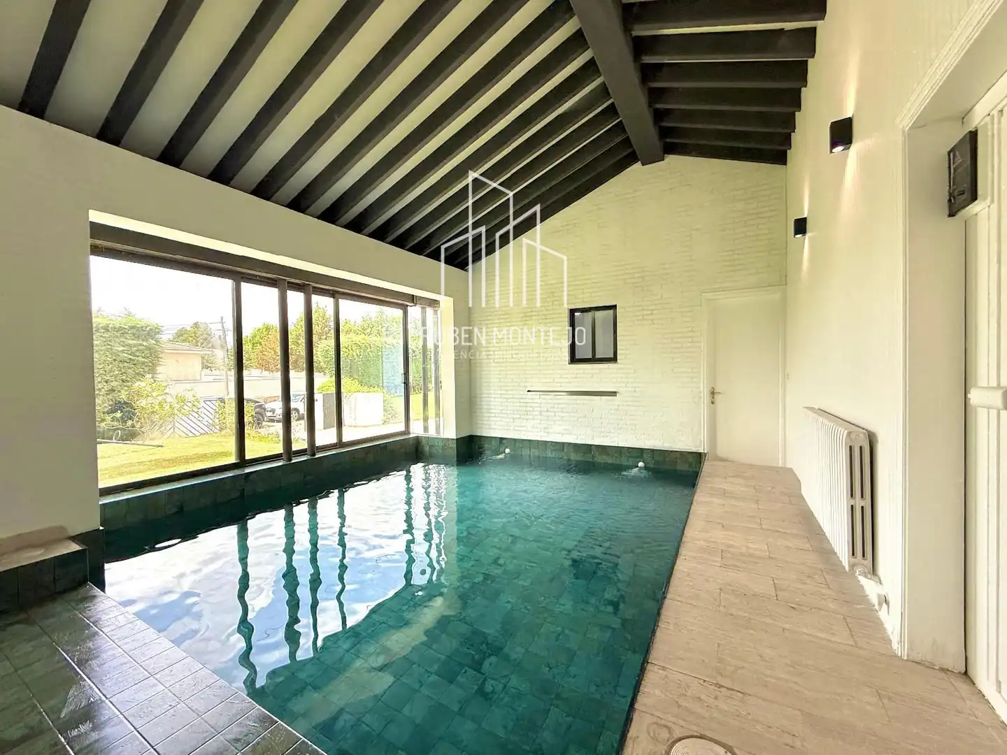 Piscina de Casa o xalet en venda en Carbajosa de la Sagrada amb Calefacció, Jardí privat i Piscina