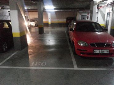 Einzelparkplatz zum Verkauf in Calle de Julián Camarillo 47