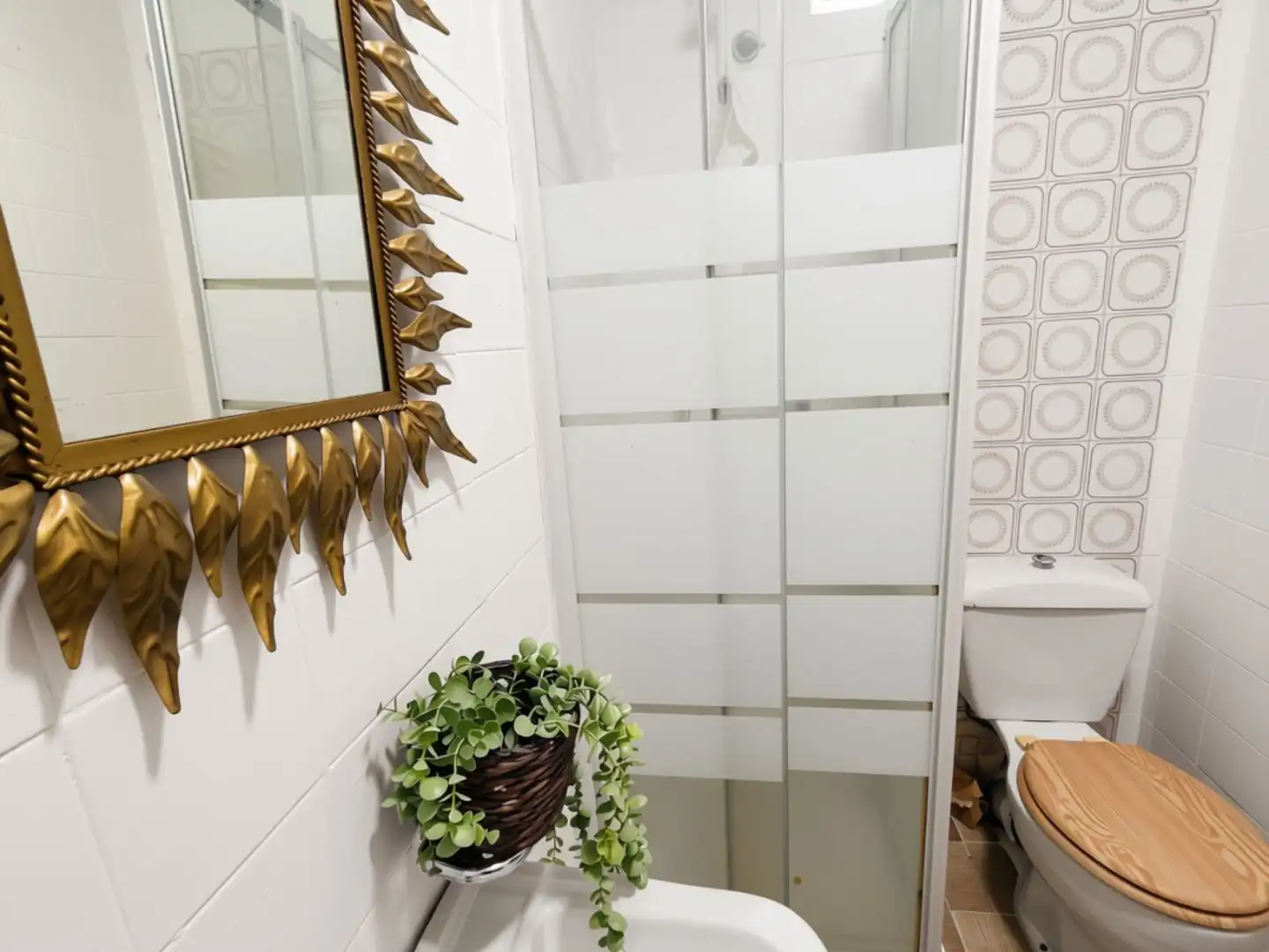 Bathroom of Flat for share in Guadalajara  with Heating, Parquet flooring and Furnished