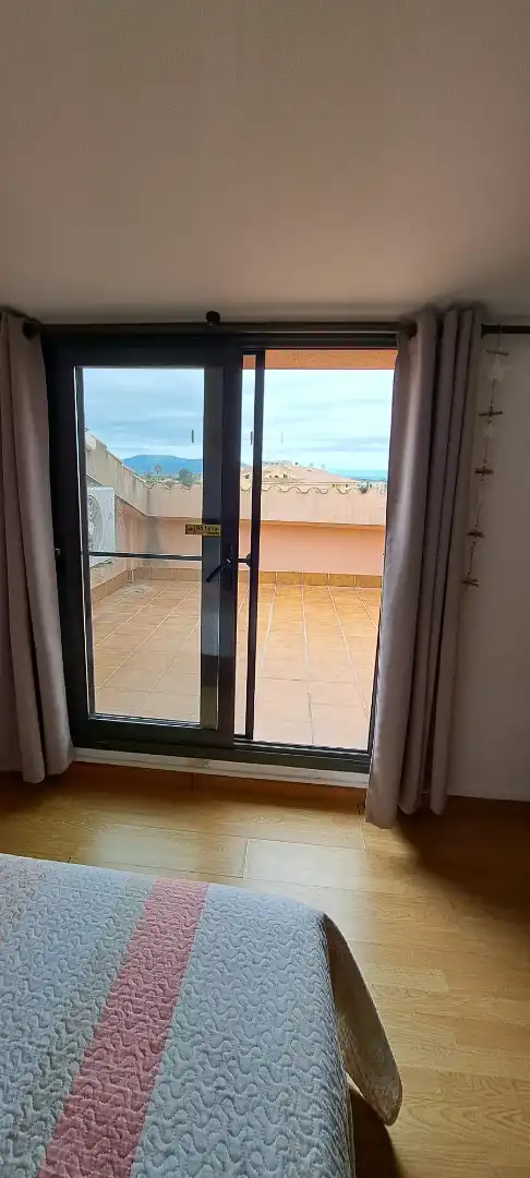 Dormitori de Àtic en venda en Deltebre amb Aire condicionat, Terrassa i Moblat