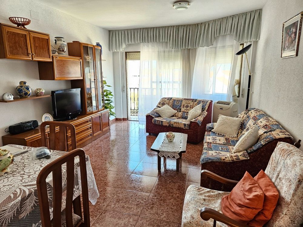 Sala d'estar de Pis en venda en Navas del Madroño amb Traster, Moblat i Balcó