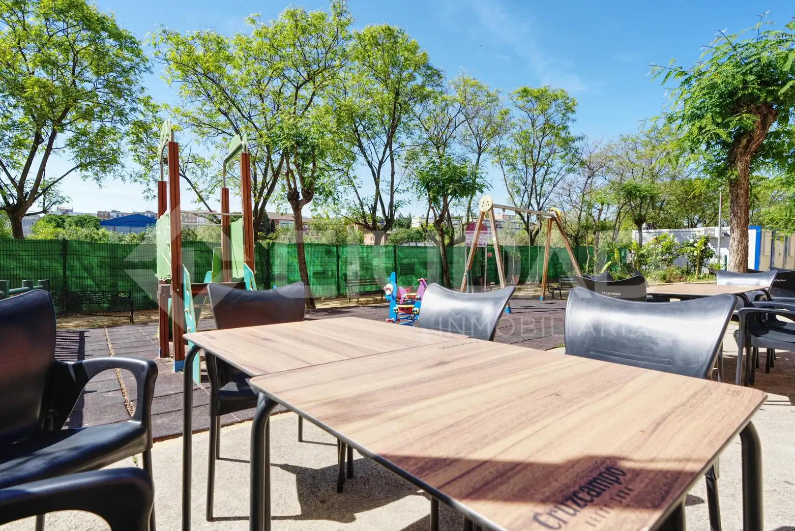 Terrassa de Pis en venda en San Juan de Aznalfarache amb Aire condicionat i Piscina comunitària