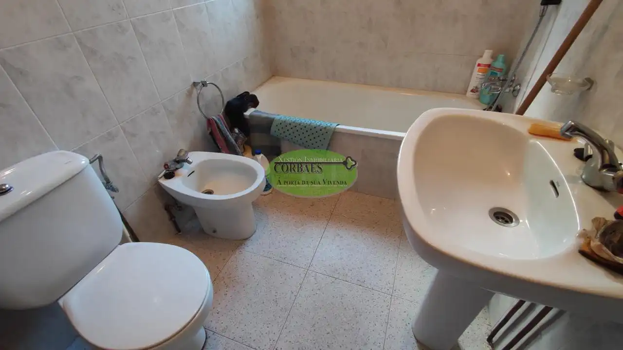 Baño de Casa o chalet en venta en Cualedro con Jardín privado, Parquet y Amueblado
